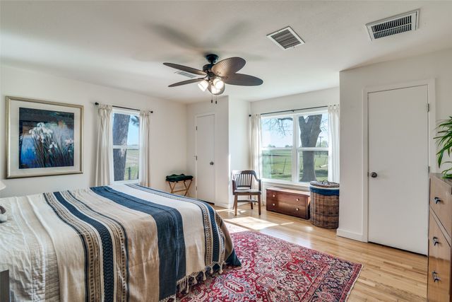 5790 Fm 513 S, Lone Oak, TX 75453