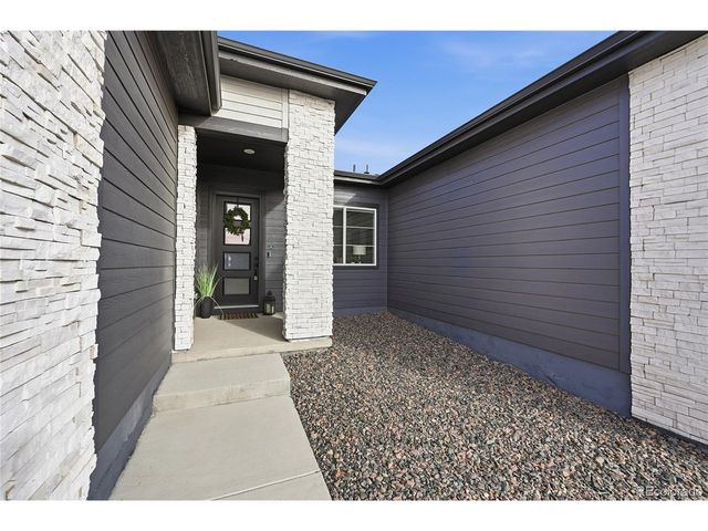 8708 S Quatar St, Aurora, CO 80016