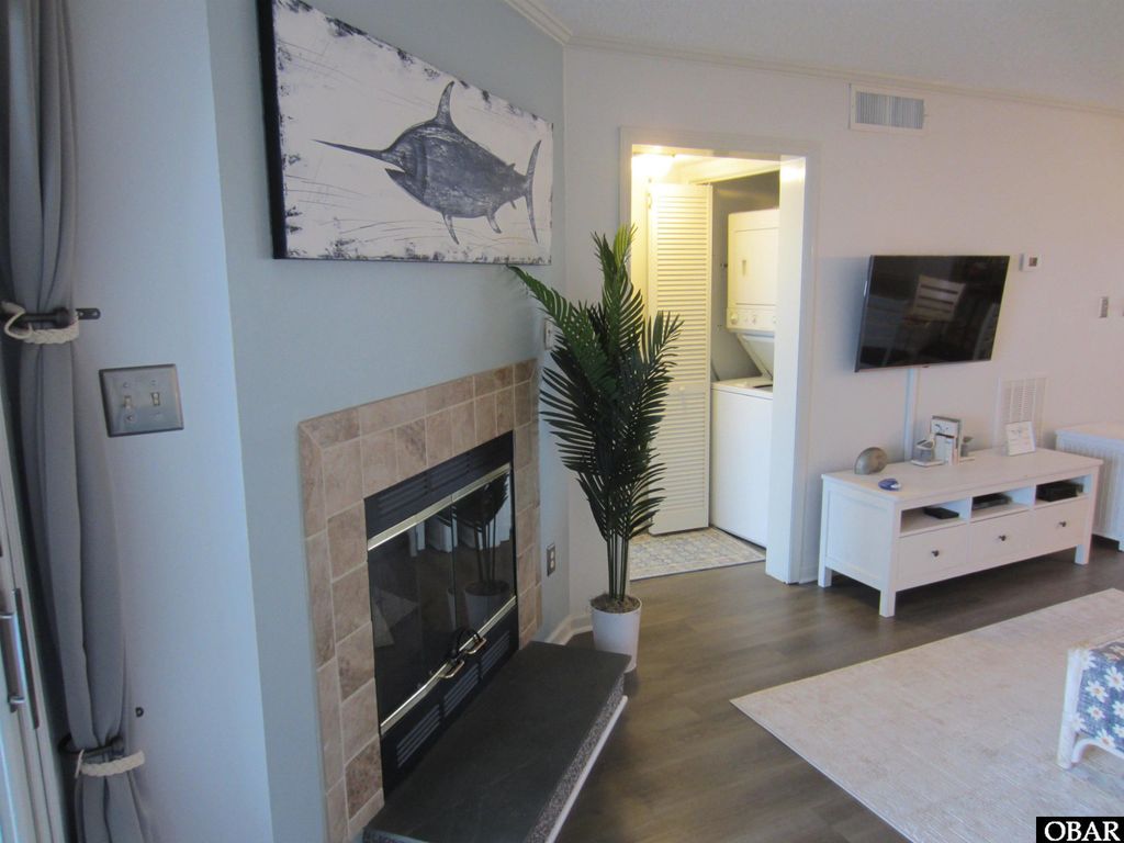 Image 11 of property listing at 1401 S Virginia Dare Trail Unit 10, Kill Devil Hills, NC 27948