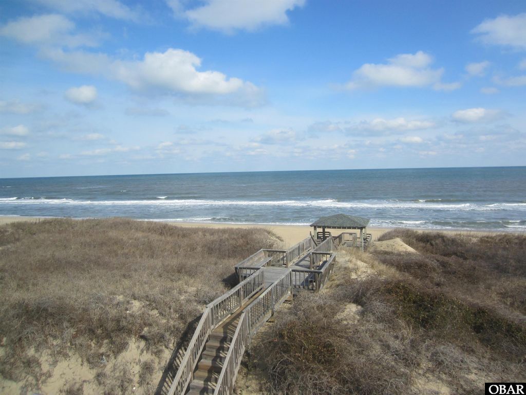 Image 27 of property listing at 1401 S Virginia Dare Trail Unit 10, Kill Devil Hills, NC 27948