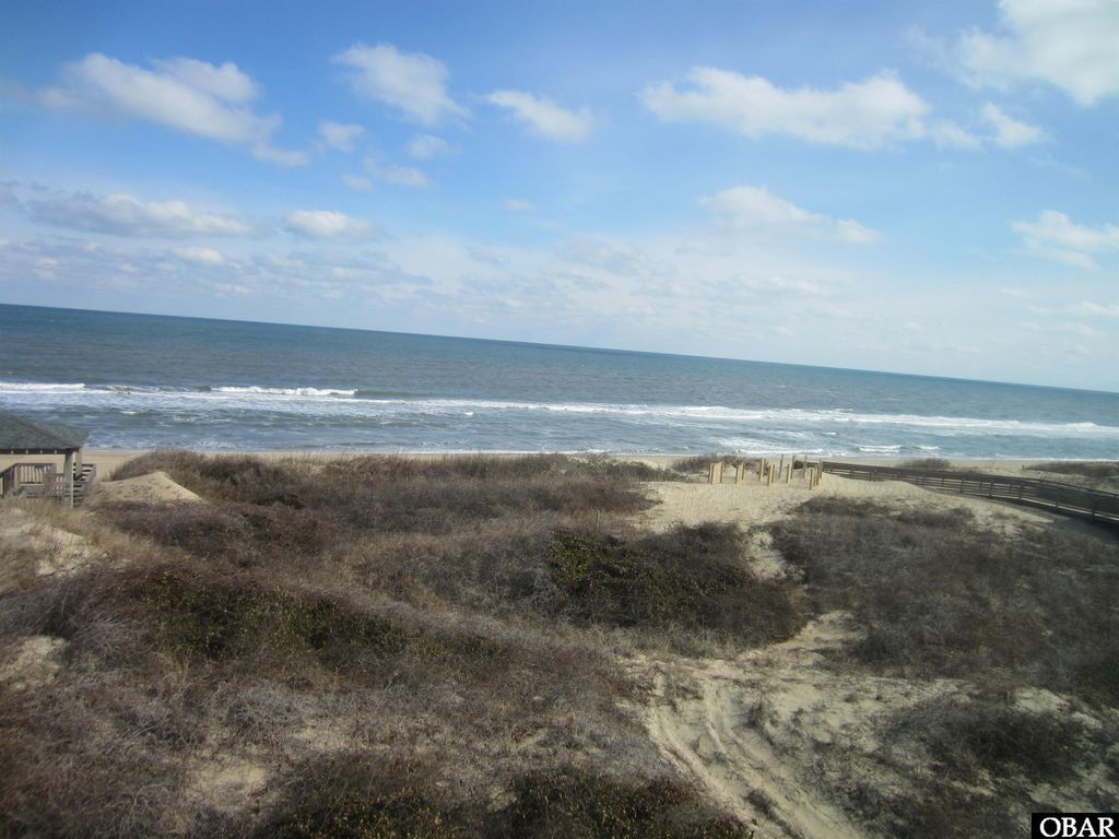 Image 28 of property listing at 1401 S Virginia Dare Trail Unit 10, Kill Devil Hills, NC 27948