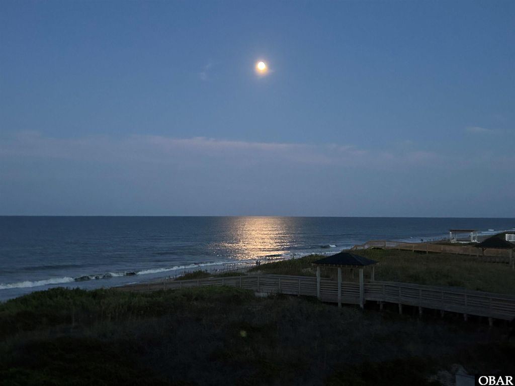 Image 4 of property listing at 1401 S Virginia Dare Trail Unit 10, Kill Devil Hills, NC 27948