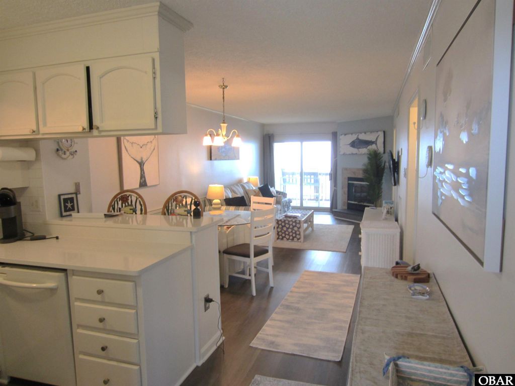 Image 5 of property listing at 1401 S Virginia Dare Trail Unit 10, Kill Devil Hills, NC 27948