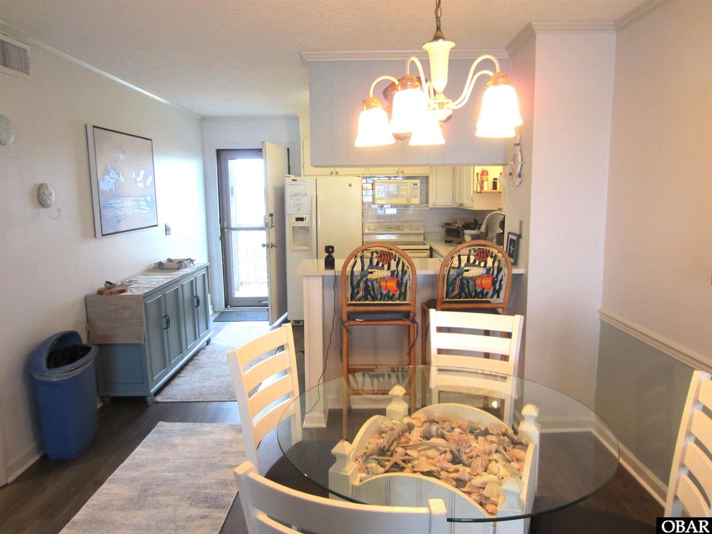 Image 6 of property listing at 1401 S Virginia Dare Trail Unit 10, Kill Devil Hills, NC 27948