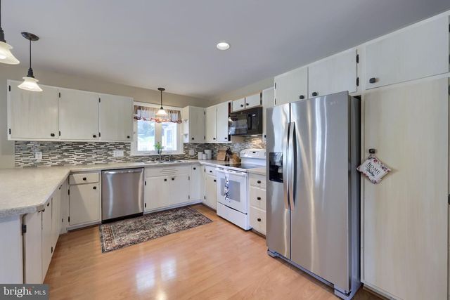 107 BROAD, Akron, PA 17501