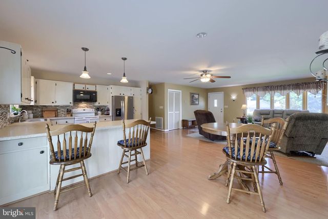 107 BROAD, Akron, PA 17501