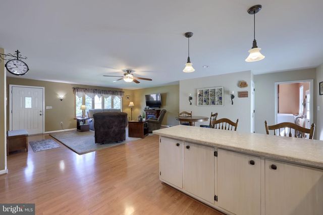 107 BROAD, Akron, PA 17501