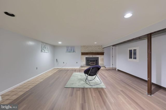 107 BROAD, Akron, PA 17501