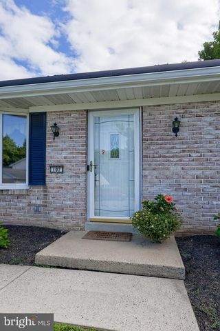 107 BROAD, Akron, PA 17501