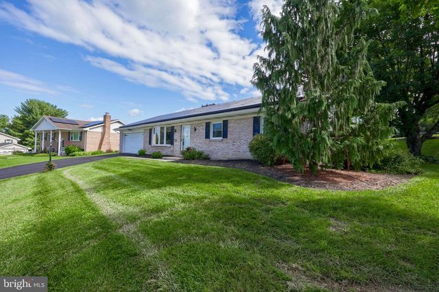 107 BROAD, Akron, PA 17501