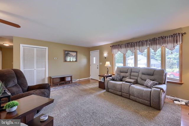 107 BROAD, Akron, PA 17501