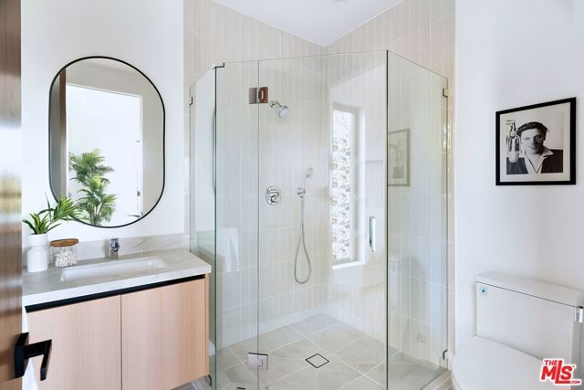 863 Hyperion Avenue, Los Angeles, CA 90029