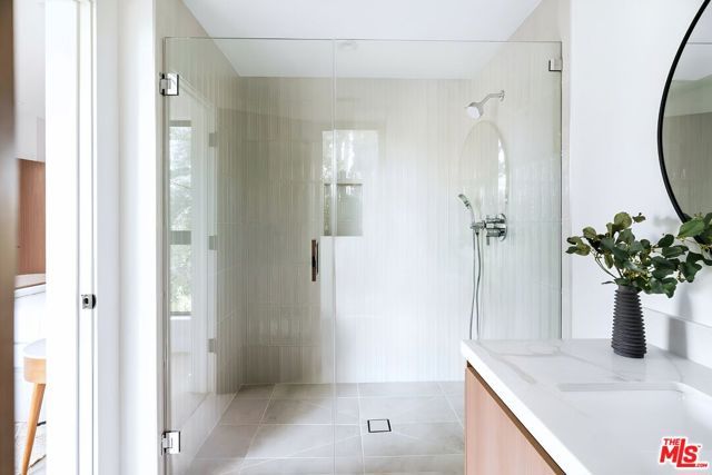 863 Hyperion Avenue, Los Angeles, CA 90029