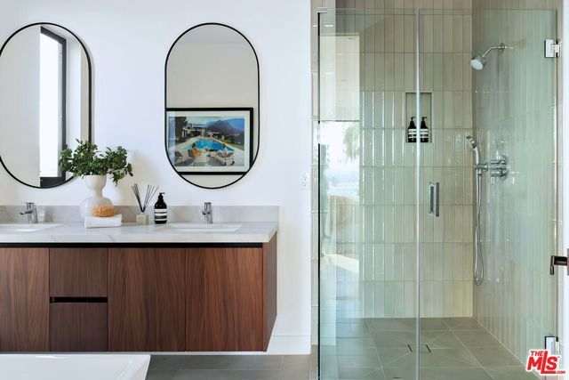 863 Hyperion Avenue, Los Angeles, CA 90029