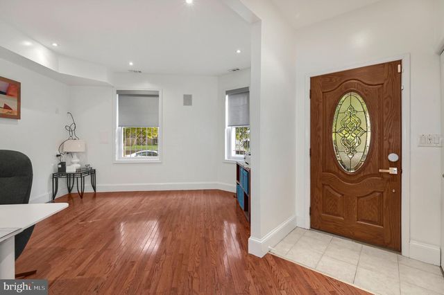 729 NW KENYON ST NW, Washington, DC 20010