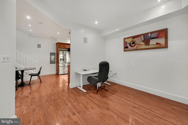 729 NW KENYON ST NW, Washington, DC 20010