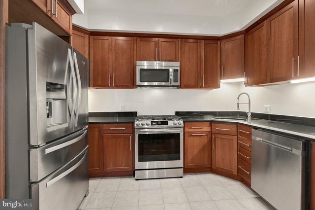 729 NW KENYON ST NW, Washington, DC 20010