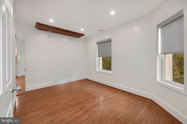 729 NW KENYON ST NW, Washington, DC 20010