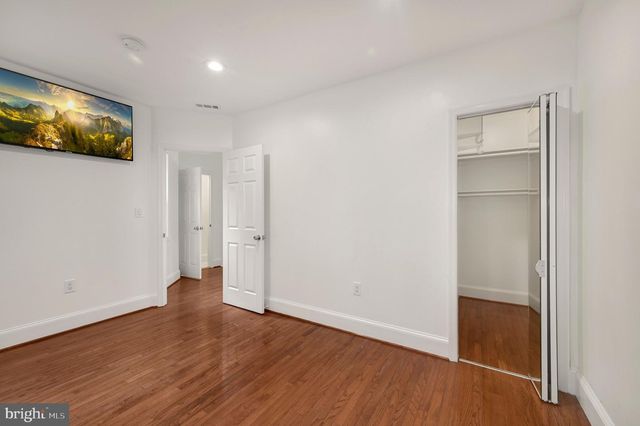 729 NW KENYON ST NW, Washington, DC 20010