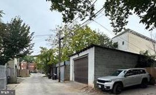 729 NW KENYON ST NW, Washington, DC 20010