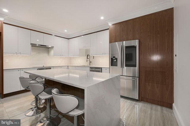 729 NW KENYON ST NW, Washington, DC 20010