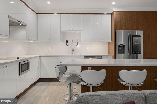 729 NW KENYON ST NW, Washington, DC 20010