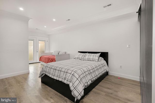 729 NW KENYON ST NW, Washington, DC 20010