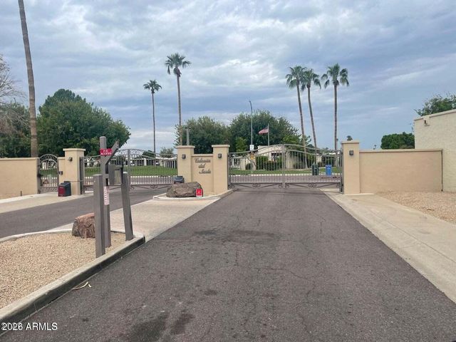3016 W BOCA RATON Road, Phoenix, AZ 85053