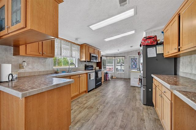 27017 NW 182ND AVENUE, High Springs, FL 32643