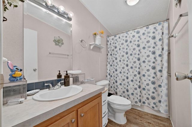 27017 NW 182ND AVENUE, High Springs, FL 32643