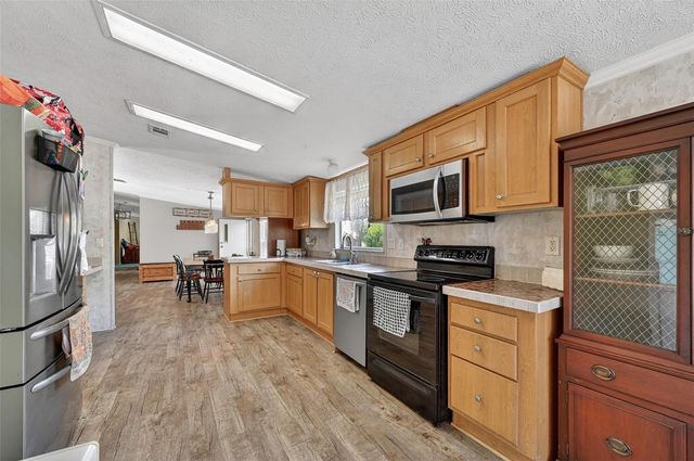 27017 NW 182ND AVENUE, High Springs, FL 32643