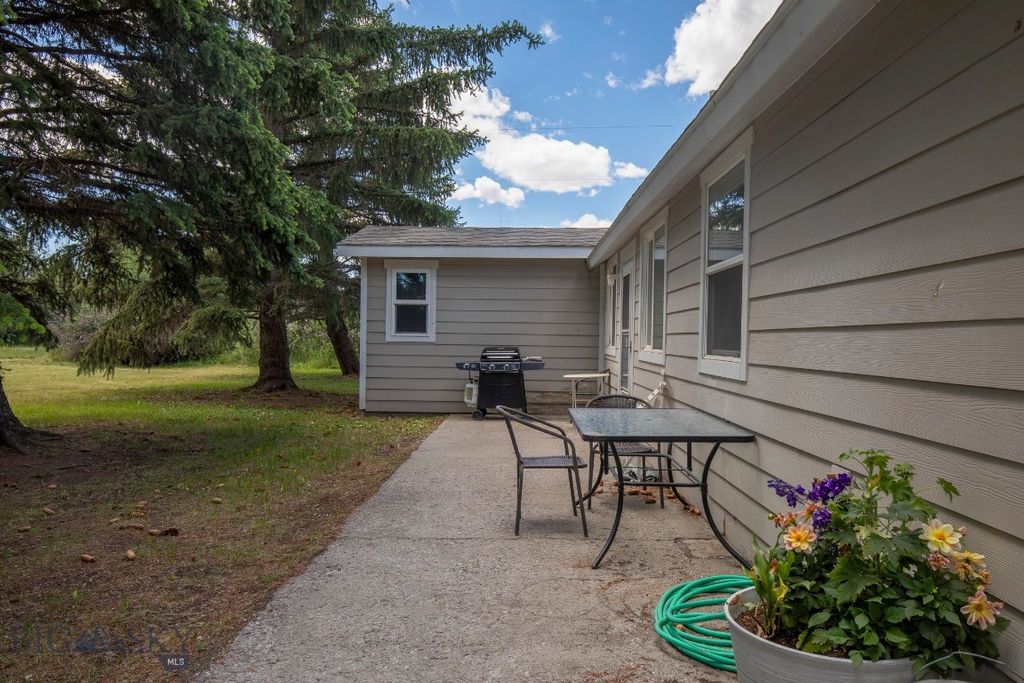 370 Lower Rainbow Road, Bozeman, MT 59718 photo 2