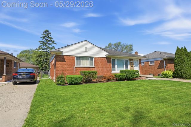 24237 Roxana Avenue, Eastpointe, MI 48021