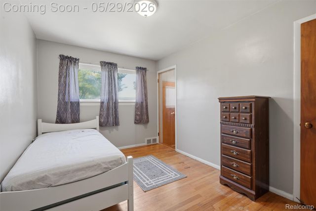 24237 Roxana Avenue, Eastpointe, MI 48021