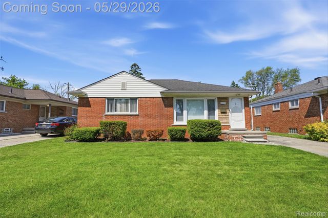 24237 Roxana Avenue, Eastpointe, MI 48021