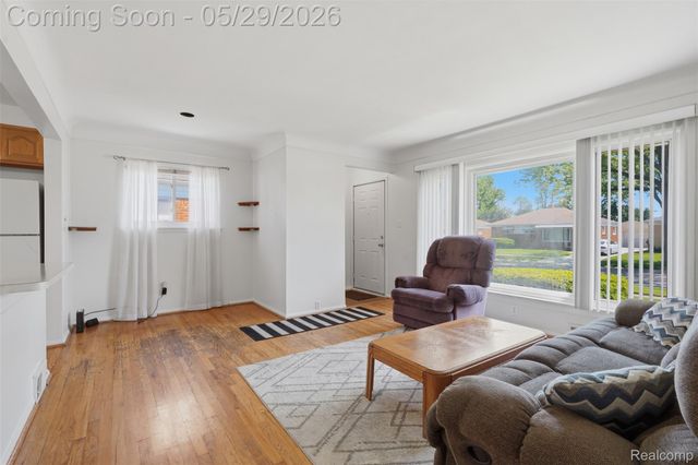 24237 Roxana Avenue, Eastpointe, MI 48021