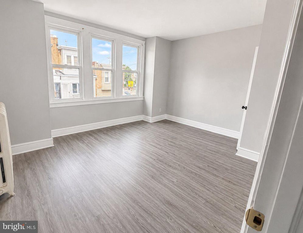 994 CARVER ST, Philadelphia, PA 19124