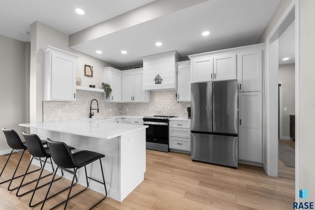 203 Central Cir Circle, Sioux Falls, SD 57032