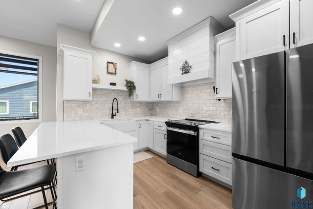 203 Central Cir Circle, Sioux Falls, SD 57032