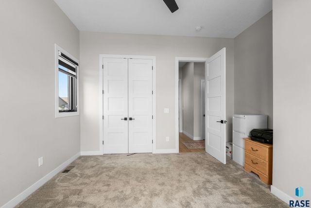 203 Central Cir Circle, Sioux Falls, SD 57032