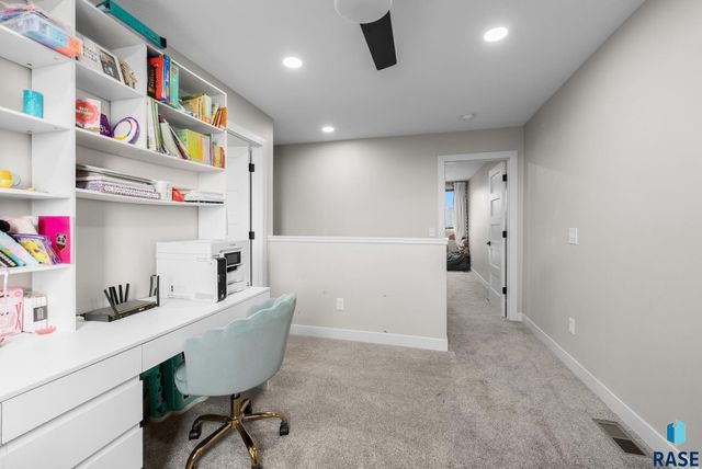 203 Central Cir Circle, Sioux Falls, SD 57032