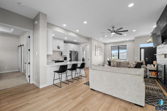 203 Central Cir Circle, Sioux Falls, SD 57032