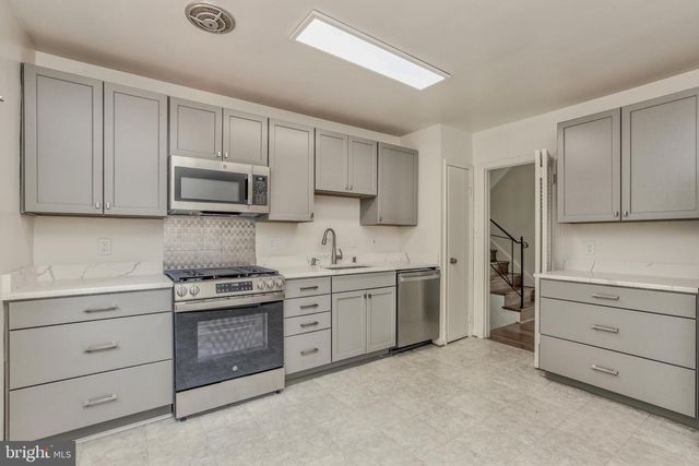 9902 BELHAVEN RD, Bethesda, MD 20817