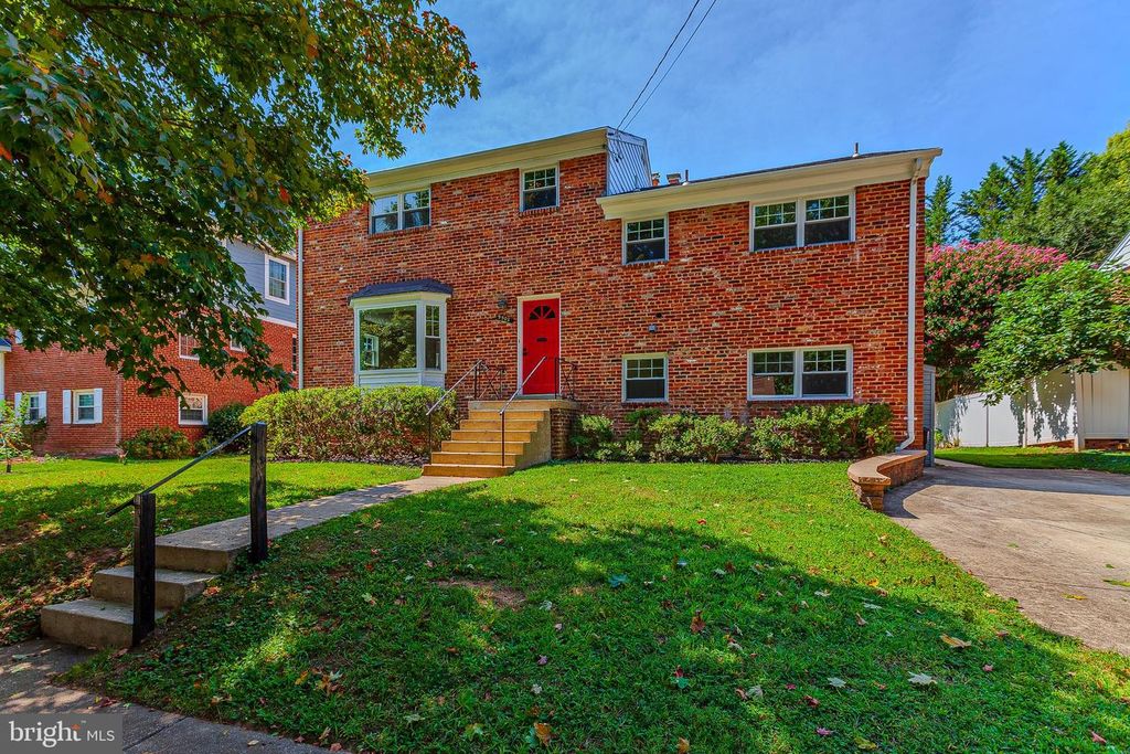 9902 BELHAVEN RD, Bethesda, MD 20817