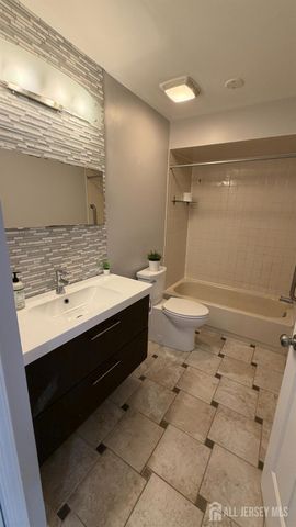 338 Cozzens Court, East Brunswick, NJ 08816