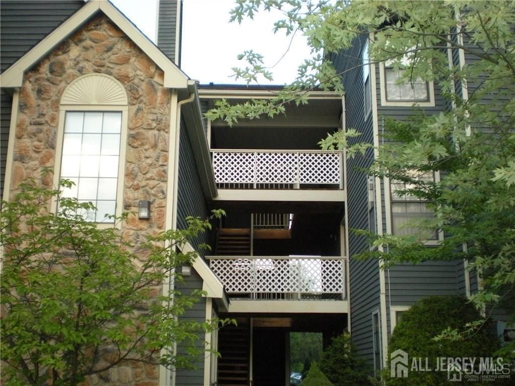 338 Cozzens Court, East Brunswick, NJ 08816