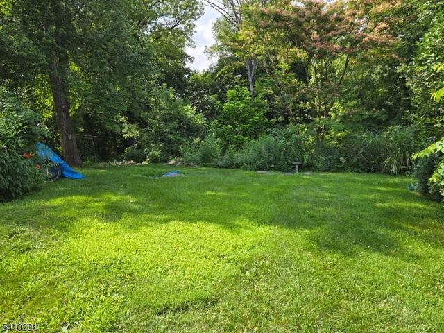 28 Beardslee Hill Dr, Ogdensburg Boro, NJ 07439