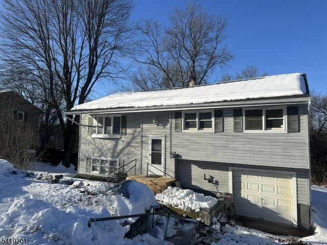 28 Beardslee Hill Dr, Ogdensburg Boro, NJ 07439