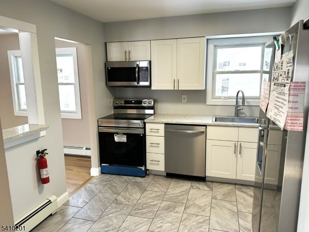 28 Beardslee Hill Dr, Ogdensburg Boro, NJ 07439