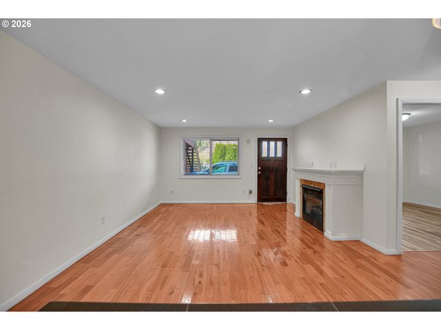 4956 Ne 9TH Ave 2, Portland, OR 97211